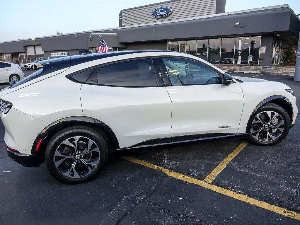 Used 2023 White Metallic Ford Premium image 11