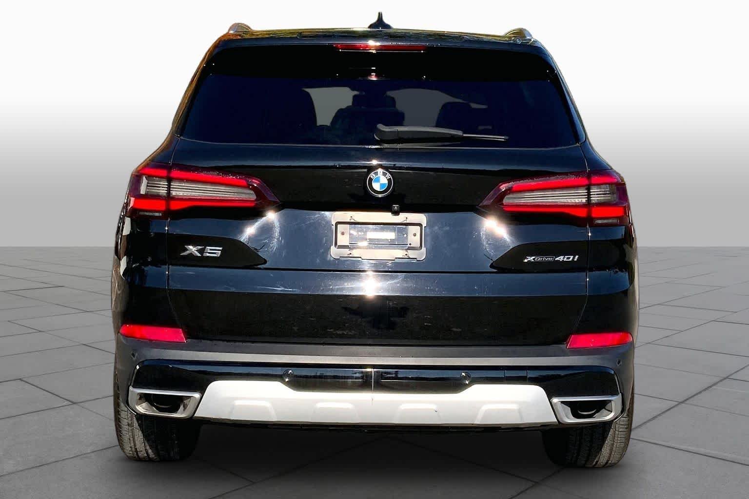 Certified Used 2021 Jet Black BMW xDrive40i image 4