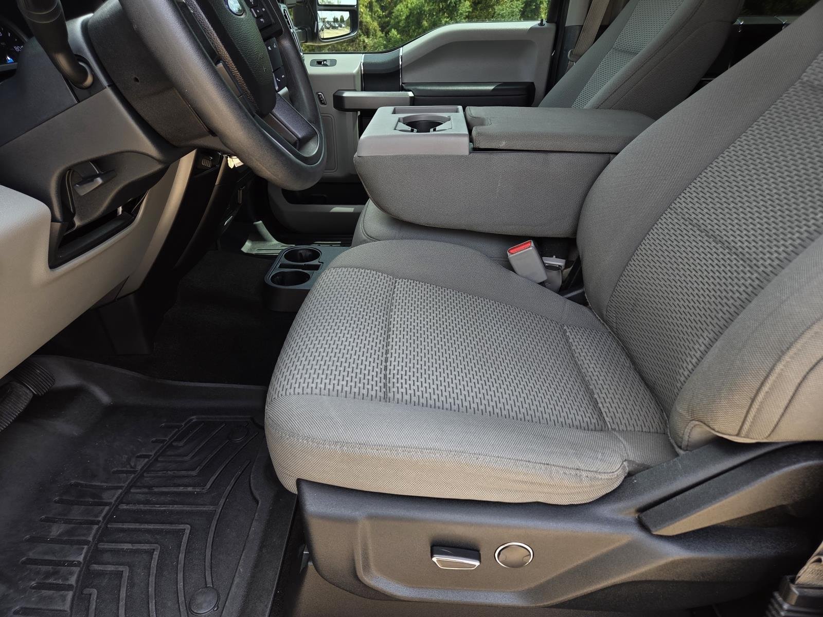 Used 2017 Blue Jeans Ford XLT image 30
