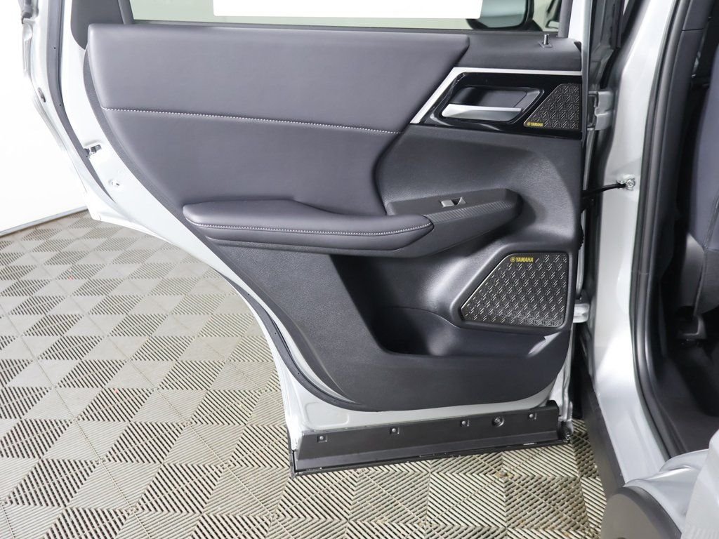 New 2026 Silver Mitsubishi SE 1.5T S-AWC image 29