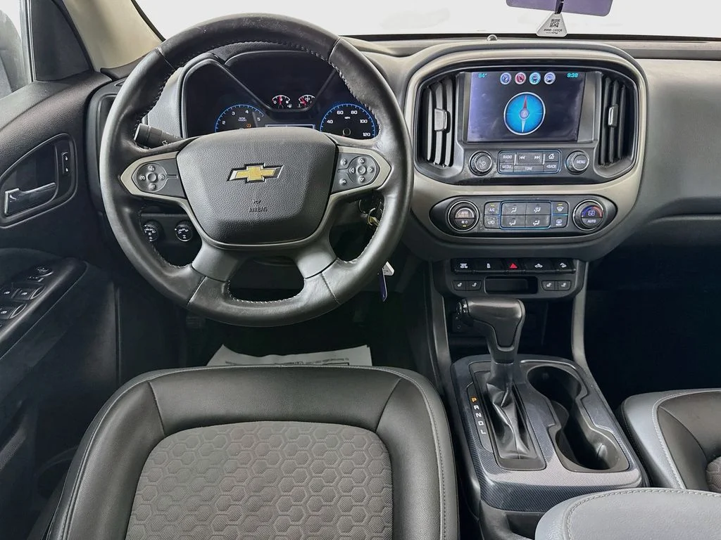 Used 2017 White Chevrolet Z71 image 27