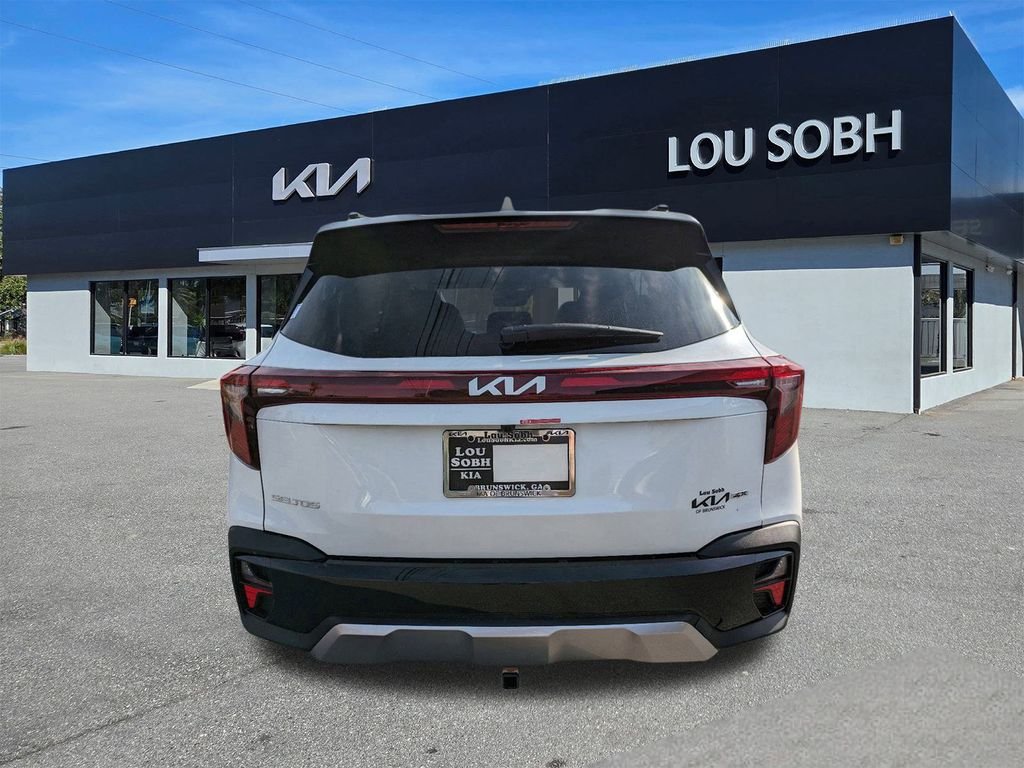 New 2024 Snow White Pearl Kia SX image 4