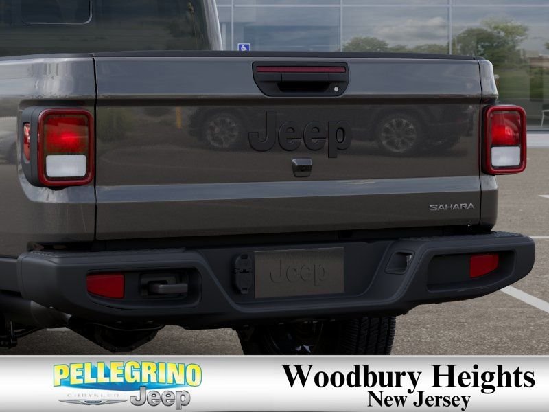 New 2026 Granite Crystal Metallic Clearcoat Jeep Sahara image 13
