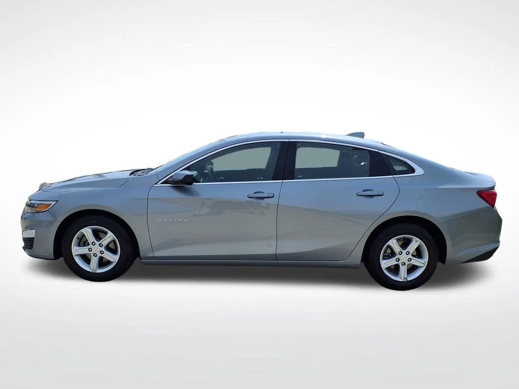 Used 2024 Gray Chevrolet LT image 5