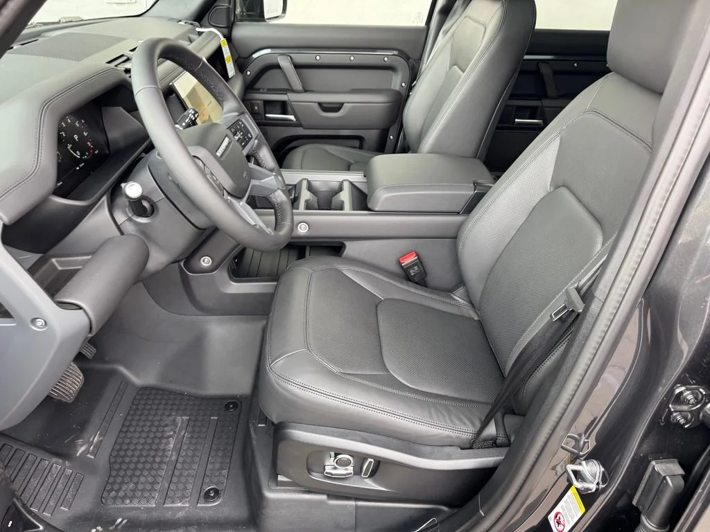New 2026 Carpathian Grey Prem Met Land Rover S image 8