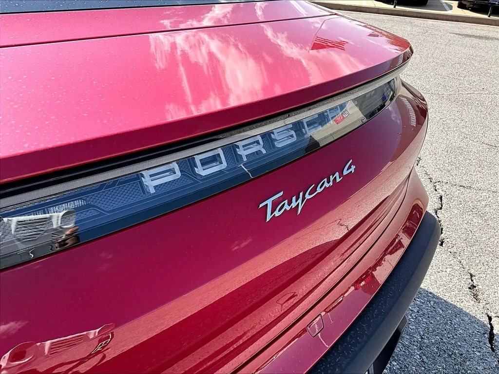 2025 Porsche Taycan Base - Photo 24