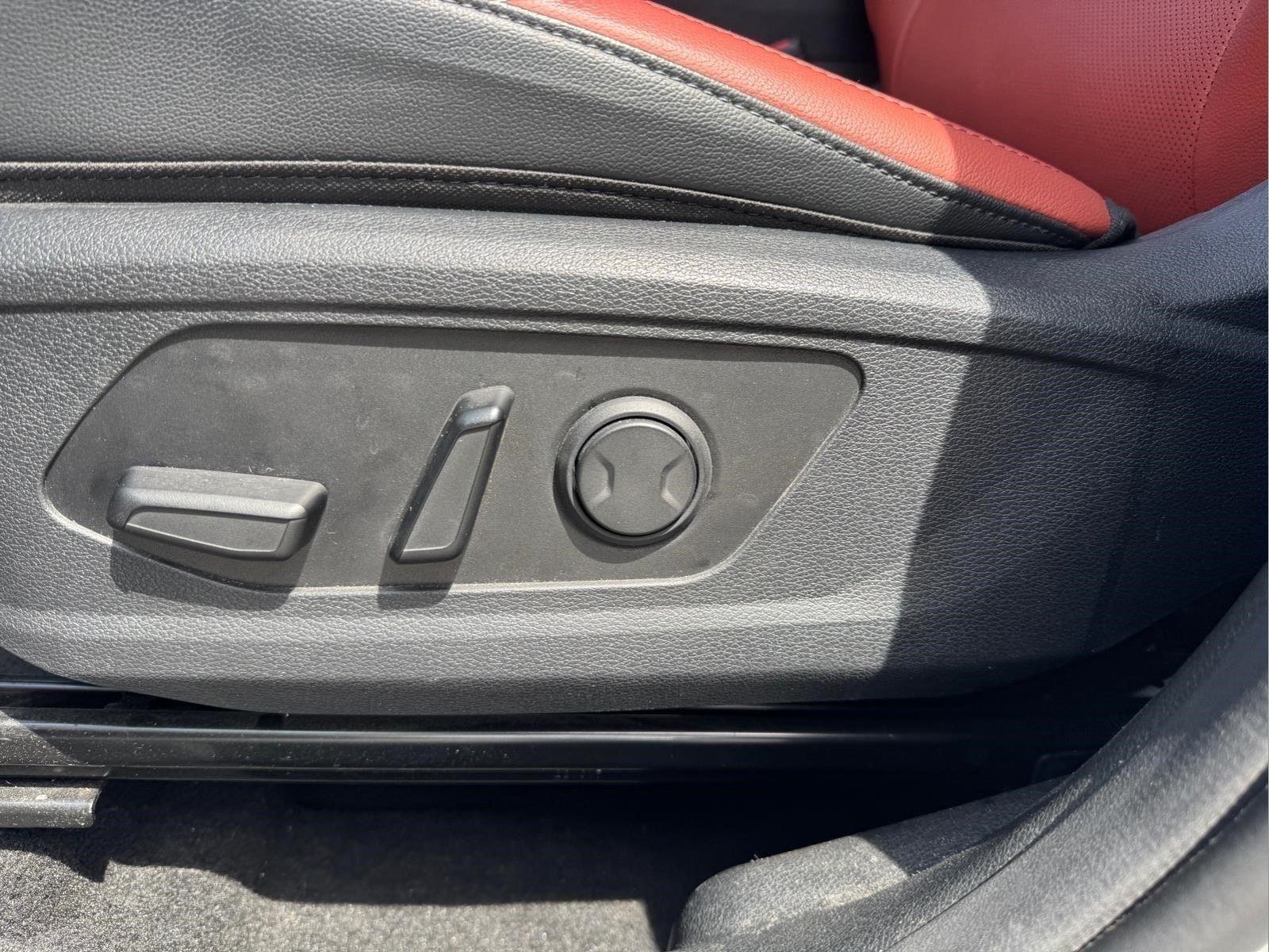 Used 2023 Wolf Gray Kia SX-Prestige image 14