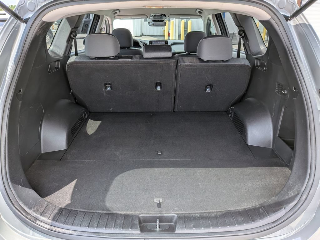 Used 2023 Gray Hyundai SE image 27