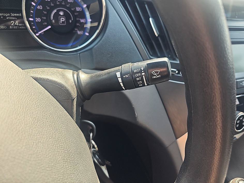 Used 2014 Pearl White Hyundai GLS image 19