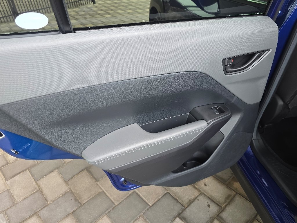 Used 2026 Sapphire Blue Pearl Subaru Premium image 28