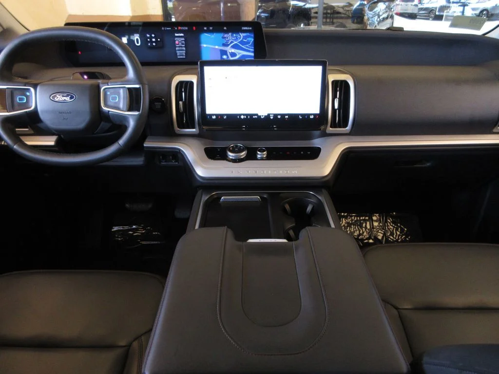 Certified Used 2025 Agate Black Metallic Ford Active image 18