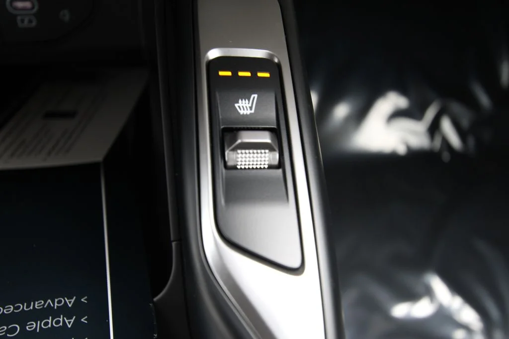 New 2026 Snow White Pearl Kia EX image 13