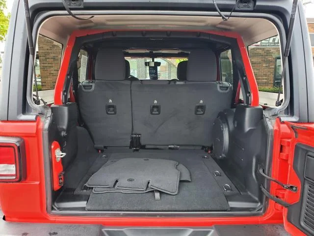 2023 Jeep Wrangler 4-Door Sahara - Photo 26