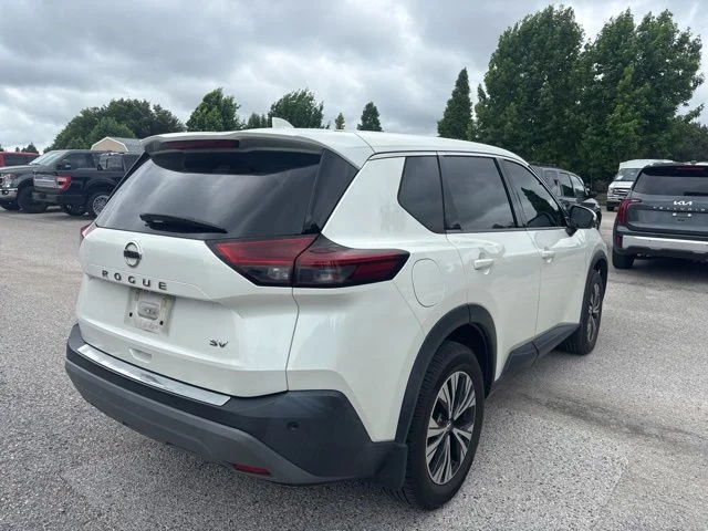 Used 2021 White Nissan SV image 5