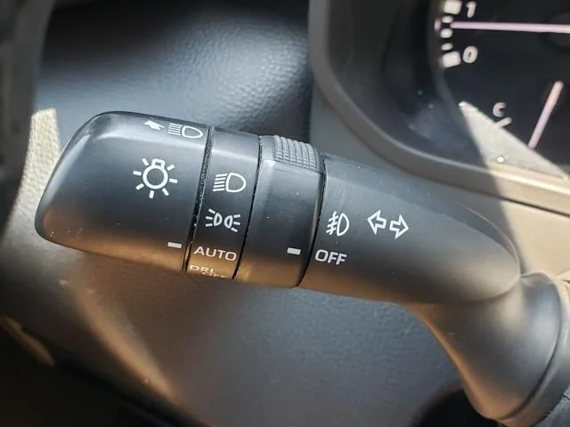 Used 2023 White Toyota SR5 image 22