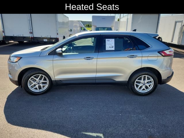 Used 2022 Silver Ford SEL image 4