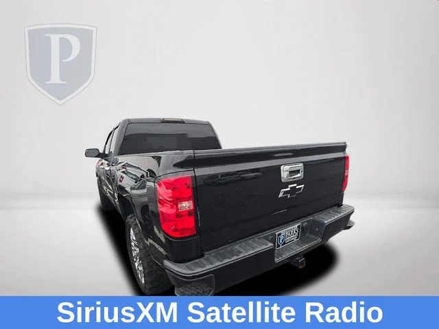 Used 2018 Black Chevrolet Custom image 7