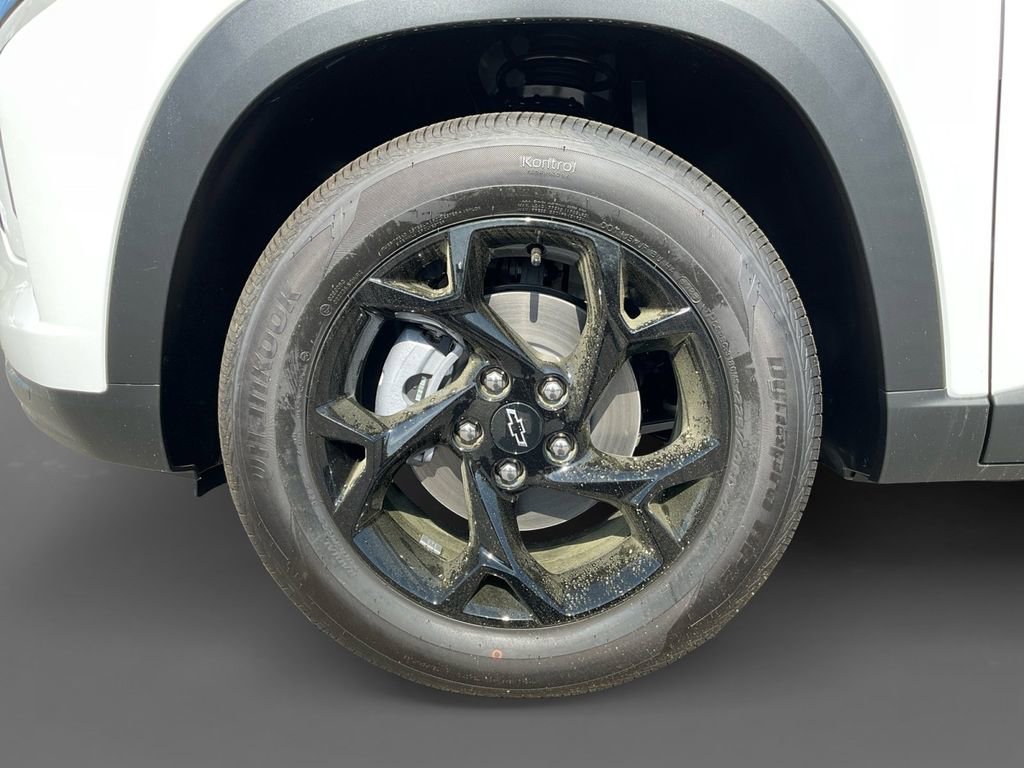 New 2026 Summit White Chevrolet LT image 14