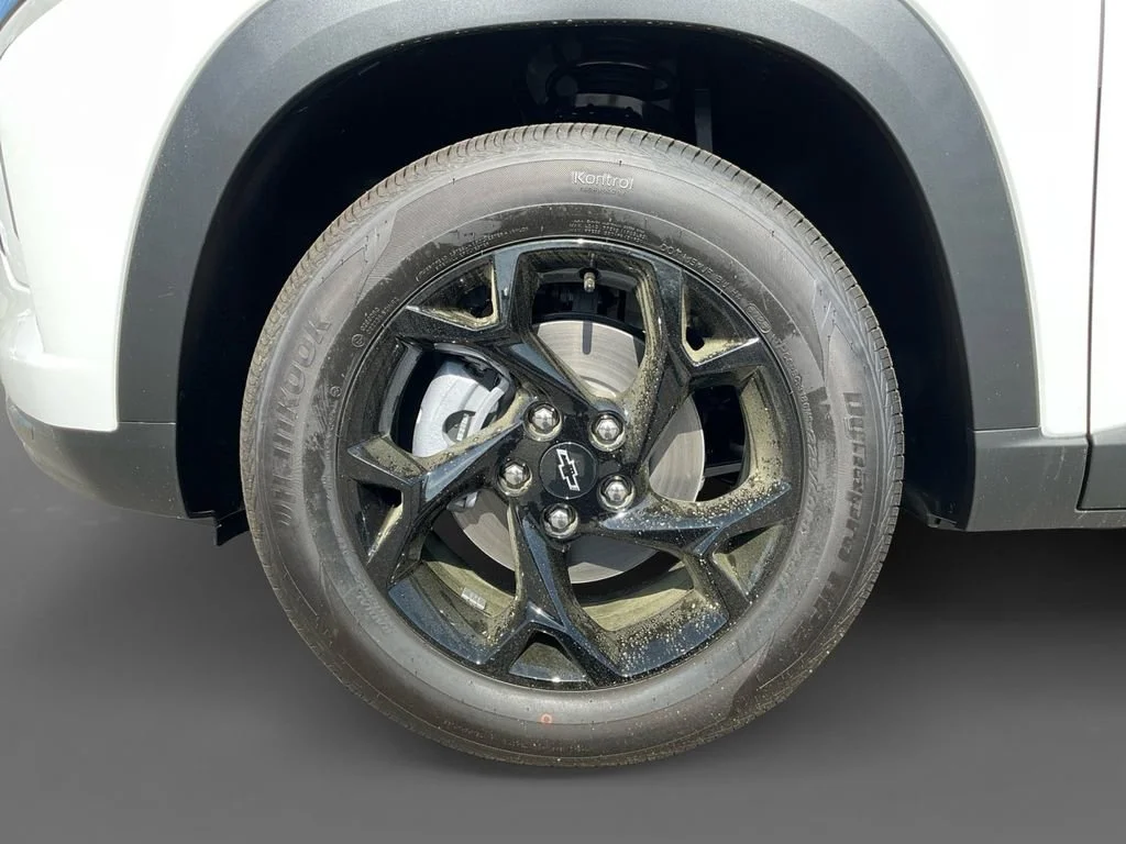 New 2026 Summit White Chevrolet LT image 14