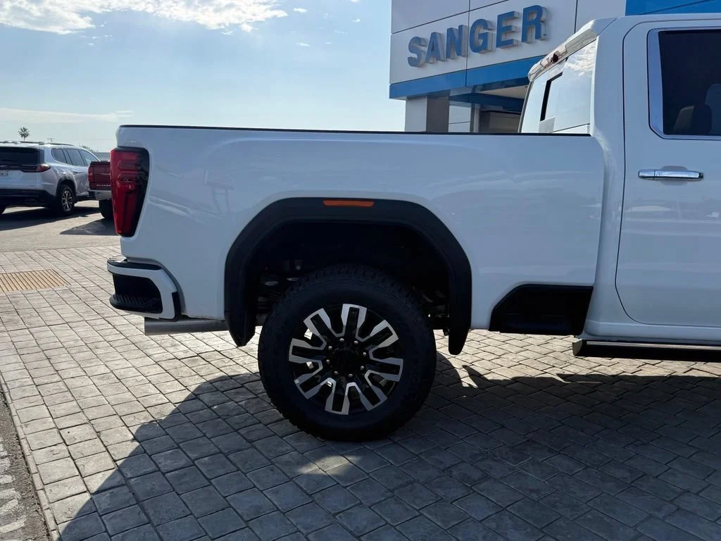 New 2026 Summit White GMC Denali Ultimate image 10