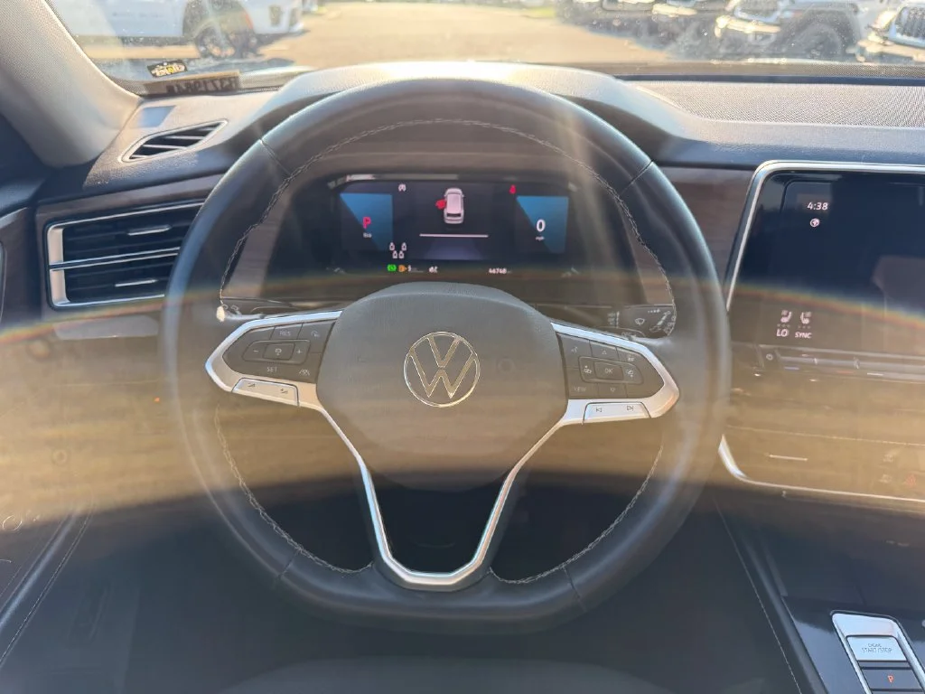 Used 2024 Gray Volkswagen 2.0T SE w/Technology image 9