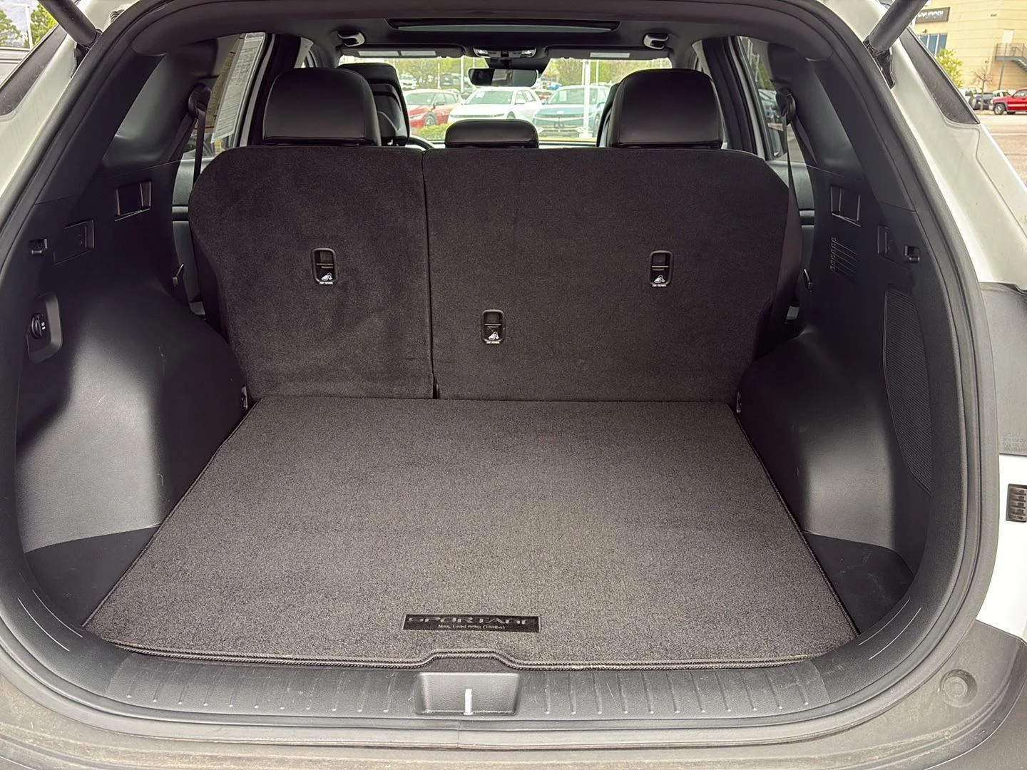 Used 2024 Glacial White Pearl/Ebony Black Roof Kia X-Pro image 9