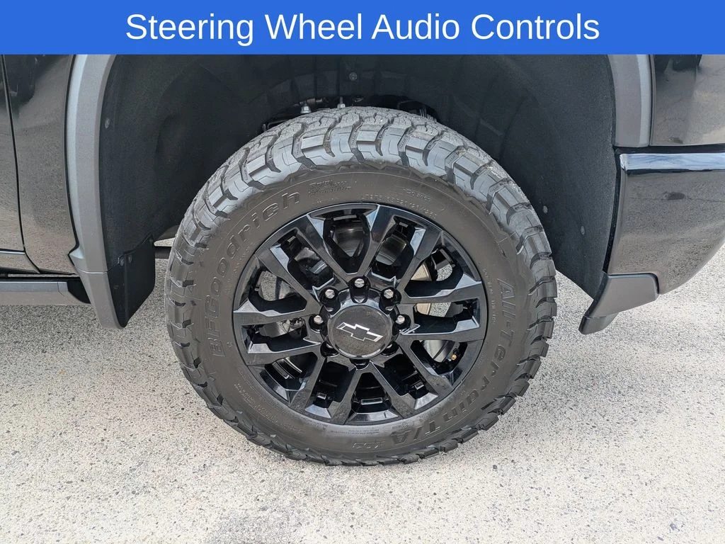 Used 2025 Black Chevrolet High Country image 11