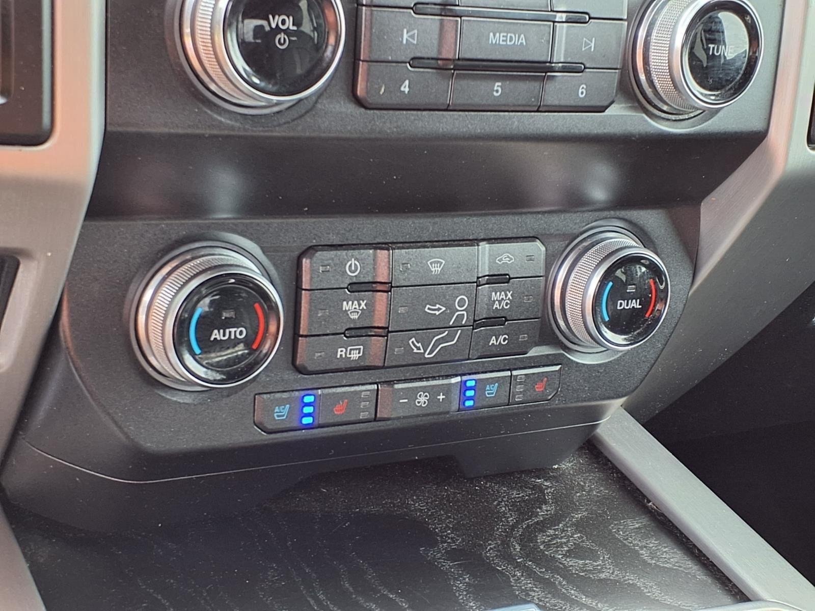 Used 2019  FORD  image 5