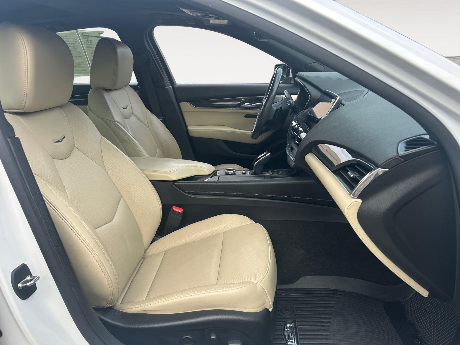 Used 2020 Crystal White Tricoat Cadillac Premium Luxury image 15