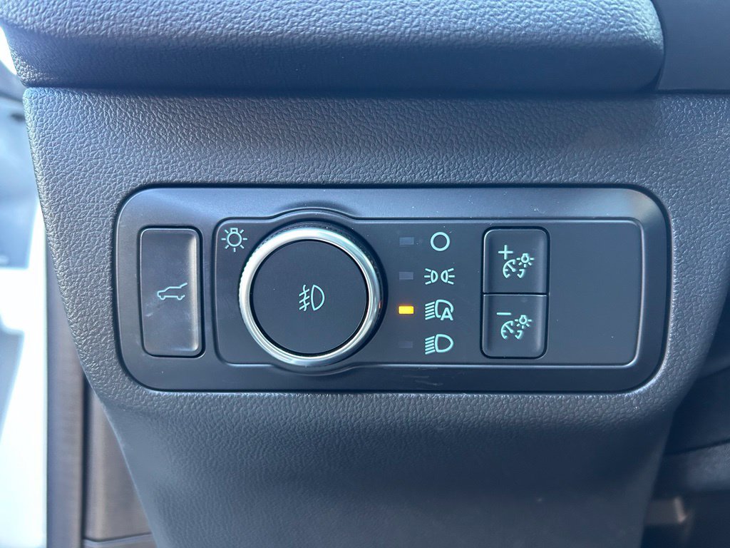 Used 2022 White Metallic Ford Titanium image 16