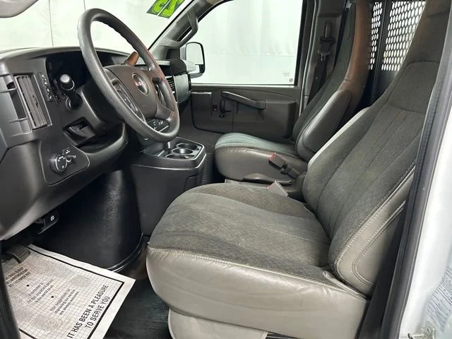 2023 GMC Savana Cargo Work Van - Photo 11