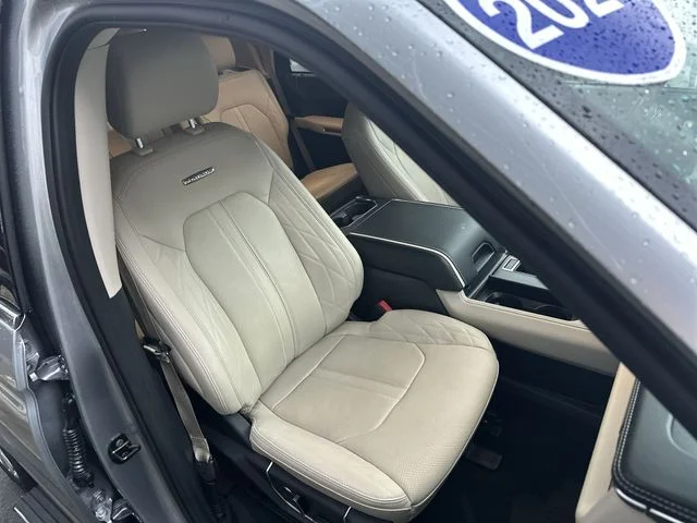 Used 2024 Silver Ford Platinum image 28