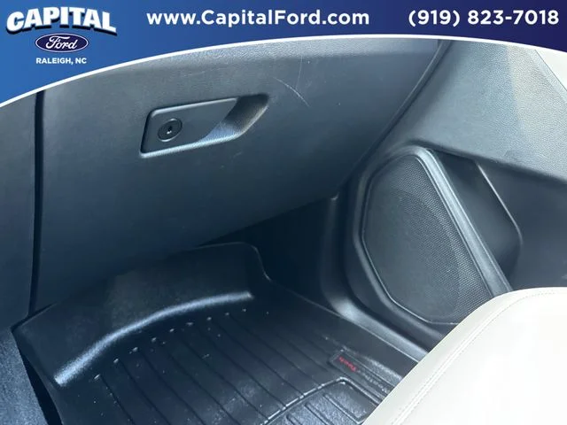 Used 2021 White Ford XLT image 27
