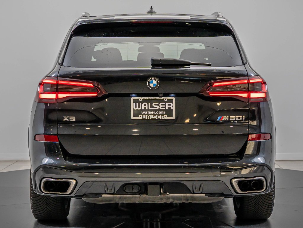 Used 2020 Black Sapphire Metallic BMW M50i image 7