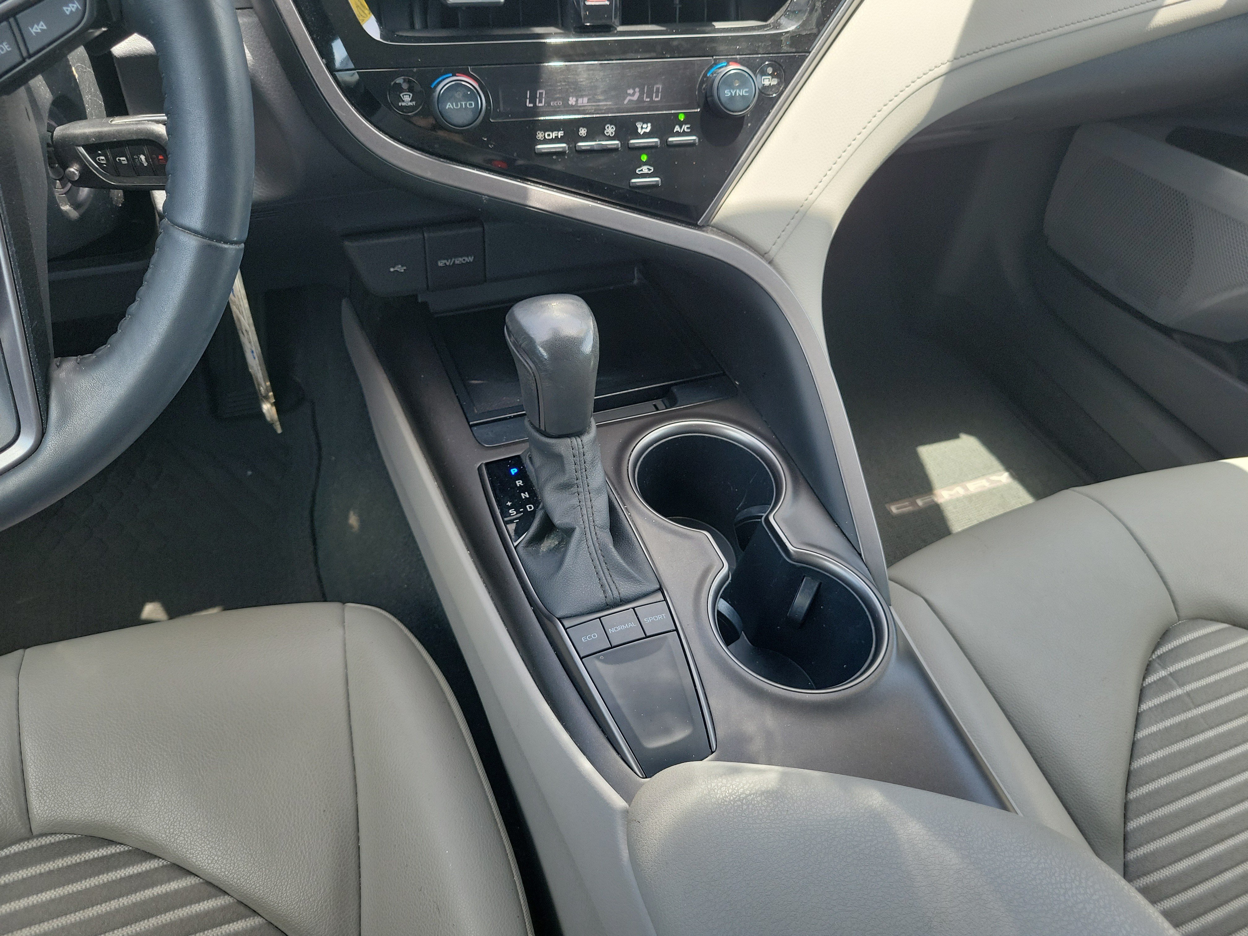 Used 2023 Ice Toyota SE image 17
