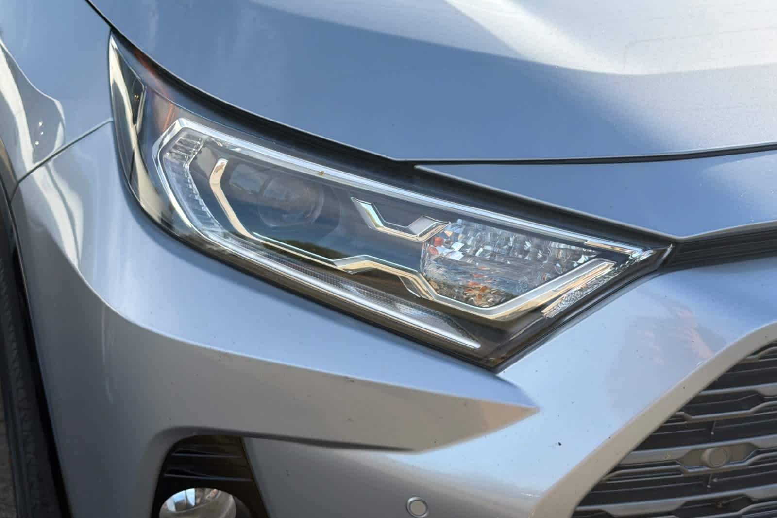 Used 2019 Silver Sky Metallic w/Black Roof Toyota Hybrid XSE image 8