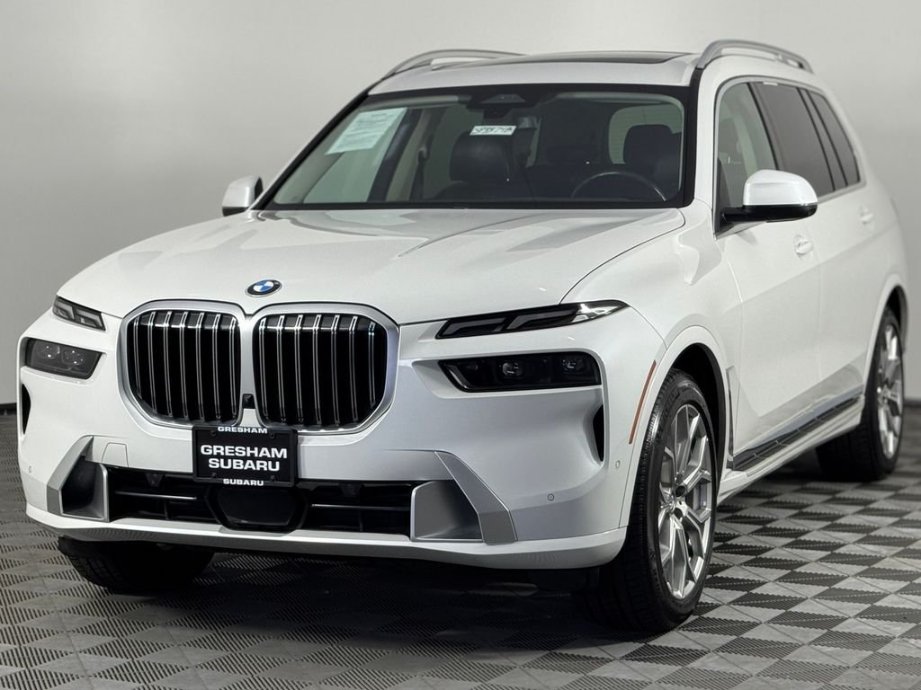 Used 2023 White Metallic BMW xDrive40i image 3