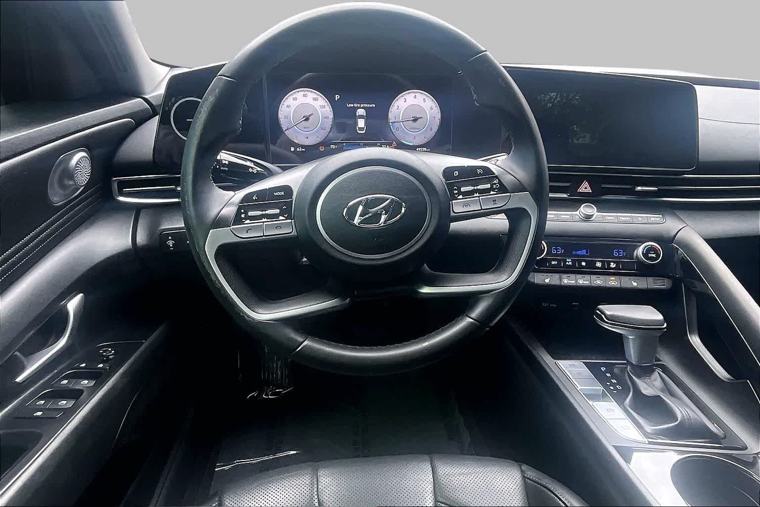 Used 2023 Fluid Metal Hyundai Limited image 6