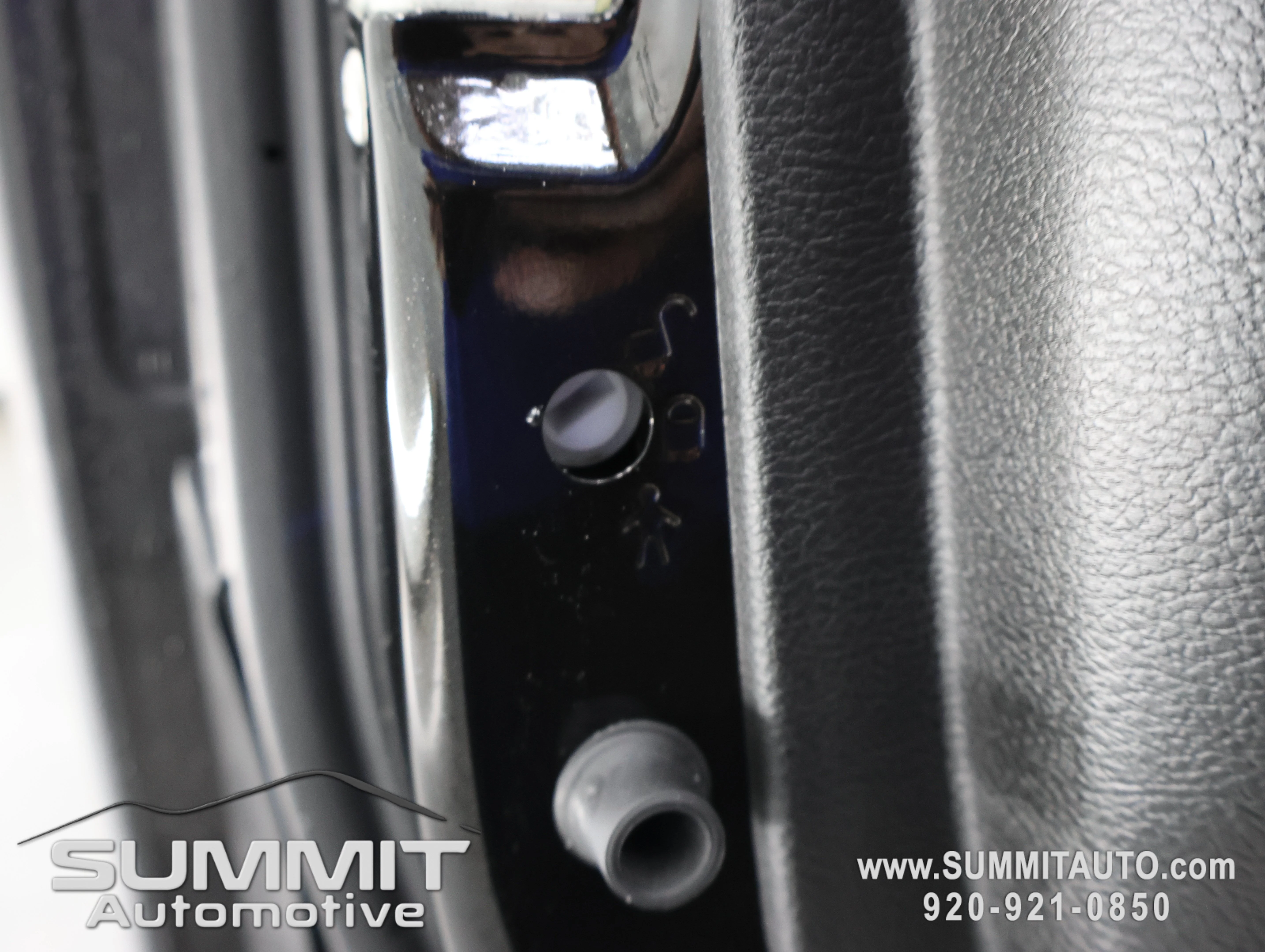 New 2026 Diamond Black Crystal Pearl-Coat Exterior Paint RAM Big Horn/Lone Star image 38