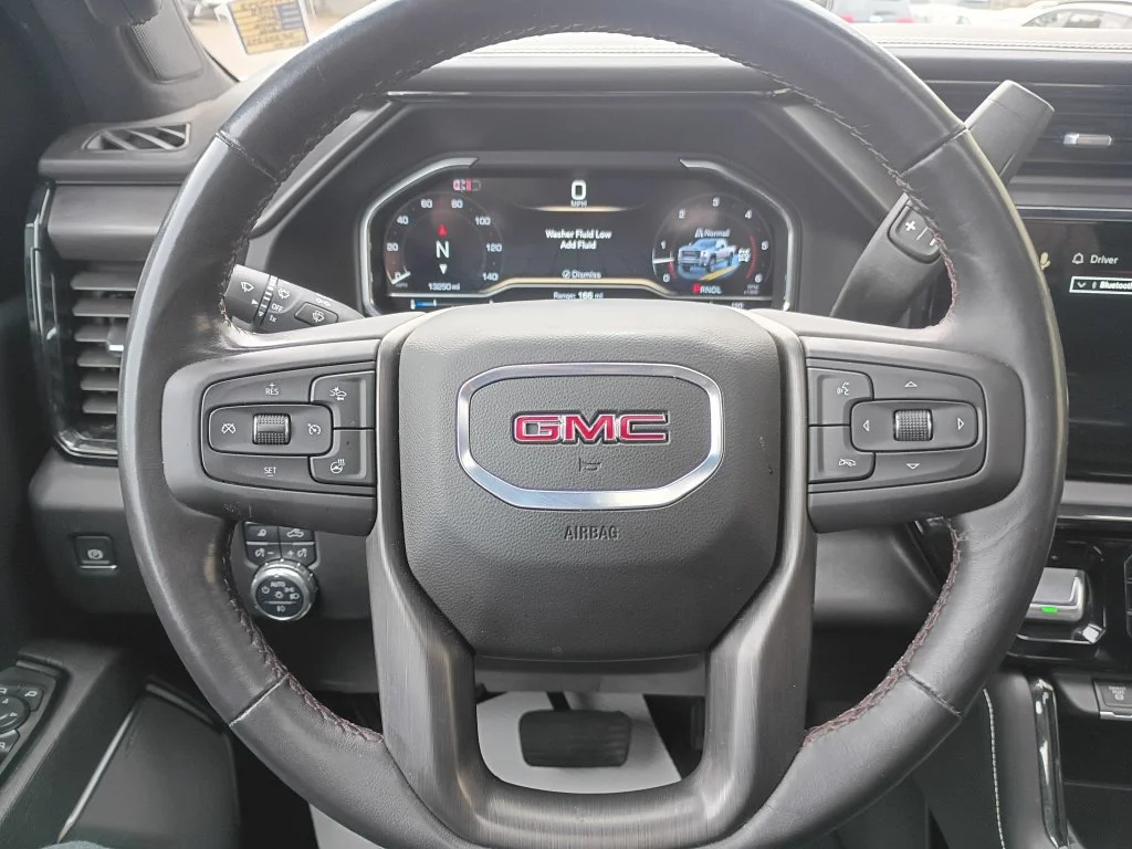 Used 2025 White GMC AT4X image 26