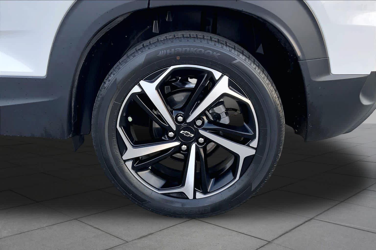 Used 2023 Summit White Chevrolet RS image 10