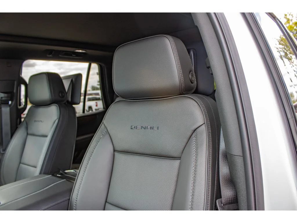 2026 GMC Yukon Denali - Photo 35