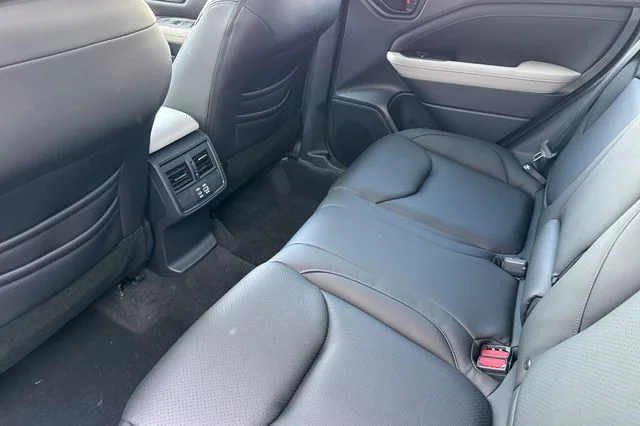 New 2026 DAYBREAK BLUE PEARL Subaru Premium image 9