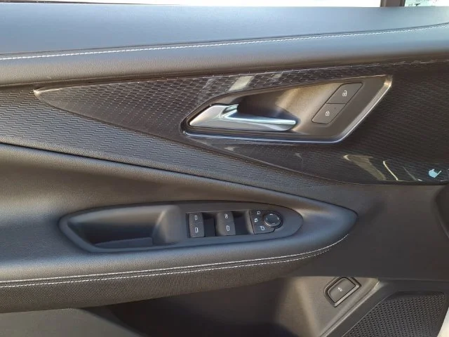 Used 2024 Iridescent Pearl Tricoat Chevrolet LT image 17