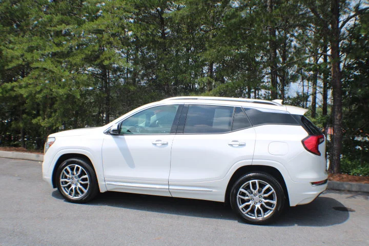Certified Used 2024 White Frost Tricoat GMC Denali image 3