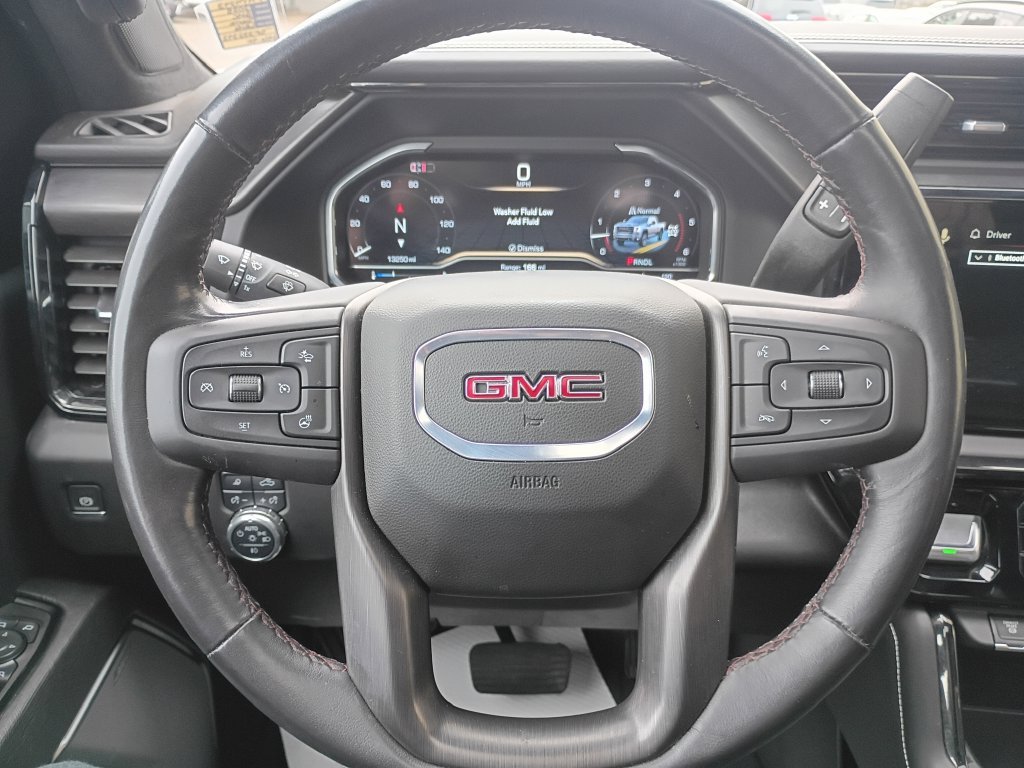 Used 2025 White GMC AT4X image 26