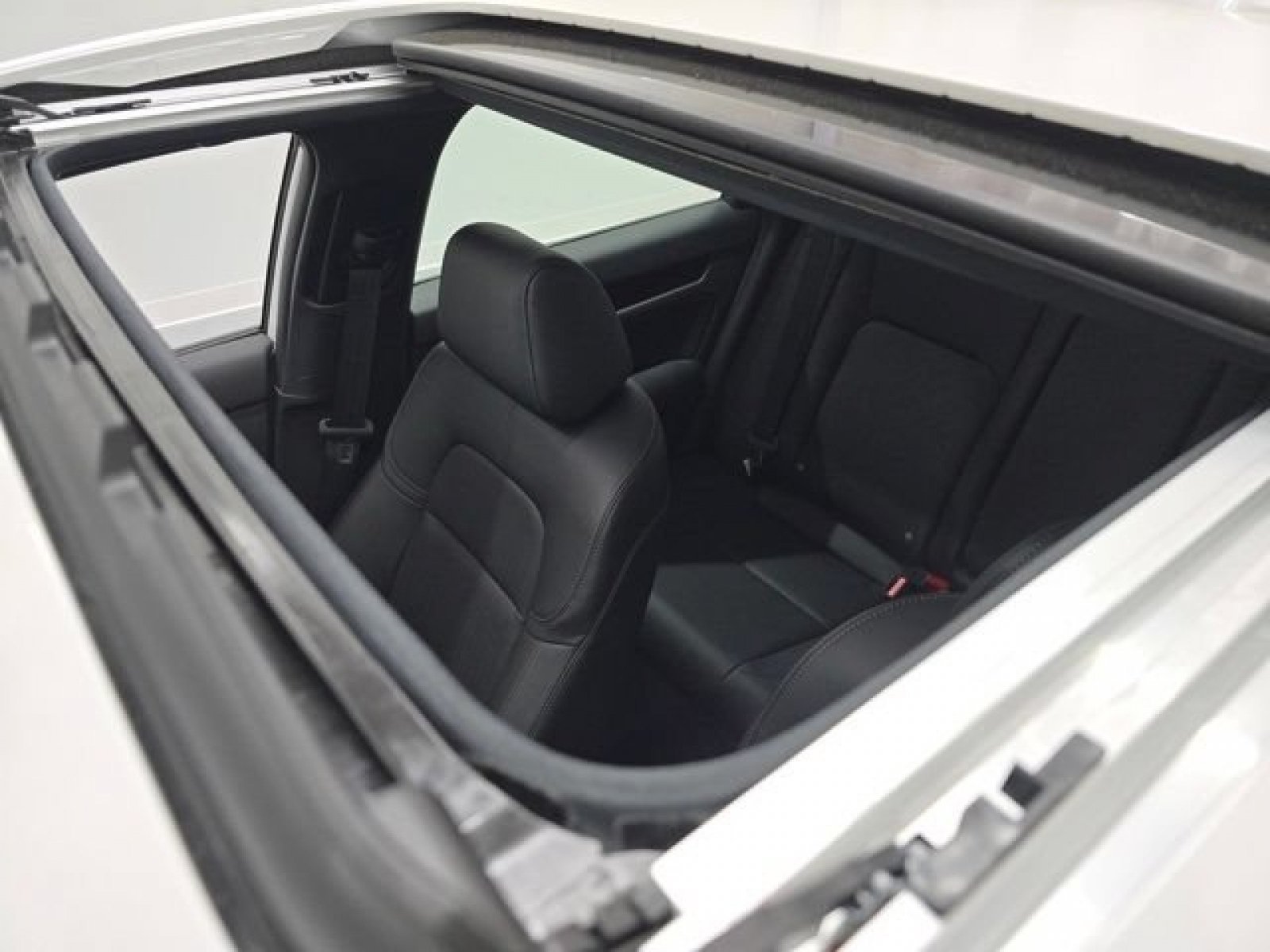 New 2026 Platinum White Pearl Honda Sport Touring image 3