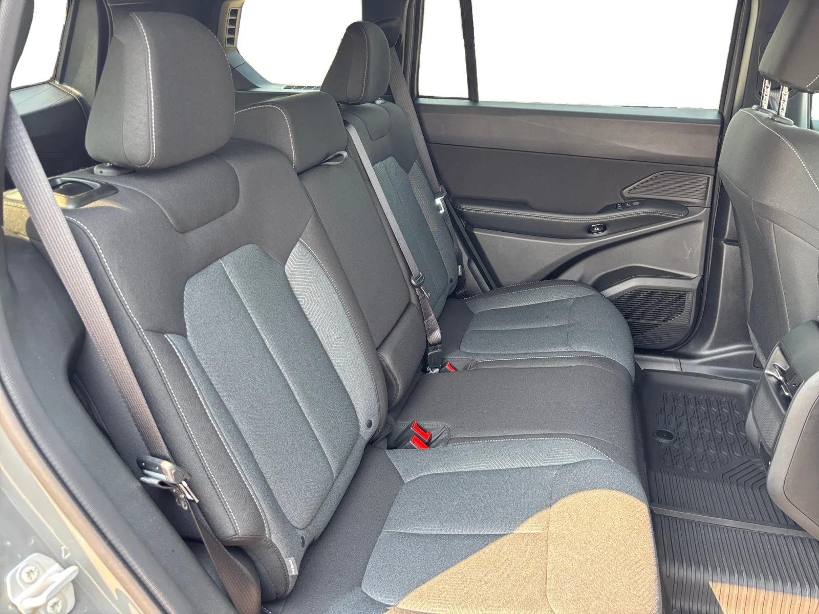 New 2026 STING-GREY Jeep Laredo image 18