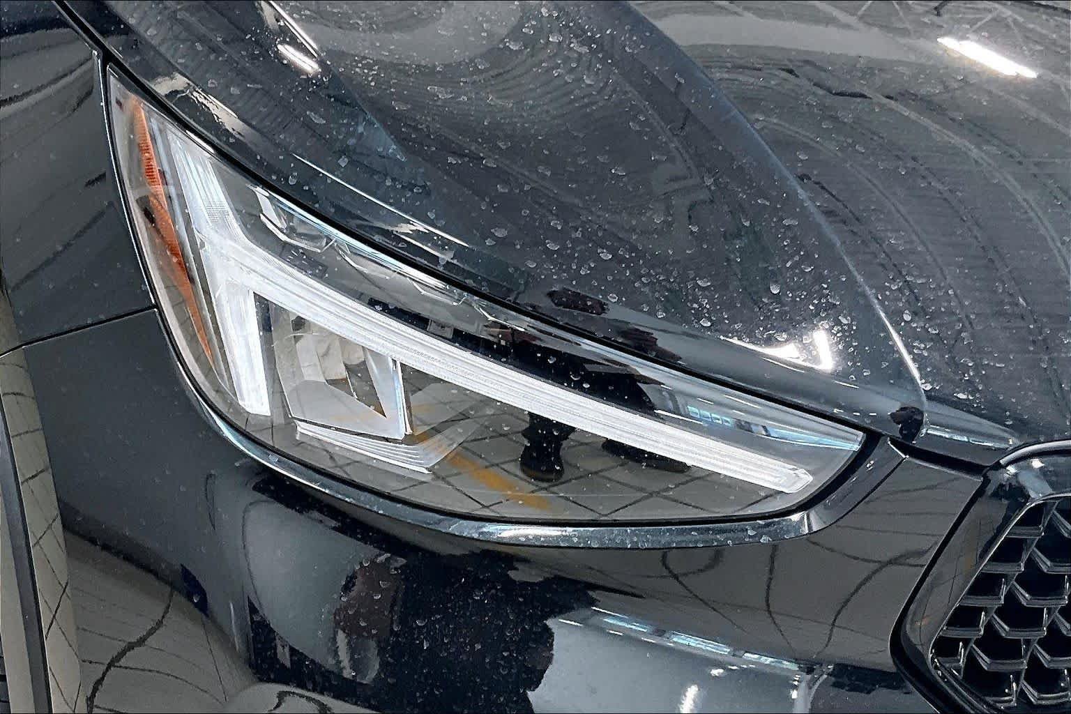 Used 2024 Onyx Black Metallic Volvo Plus Dark Theme image 26