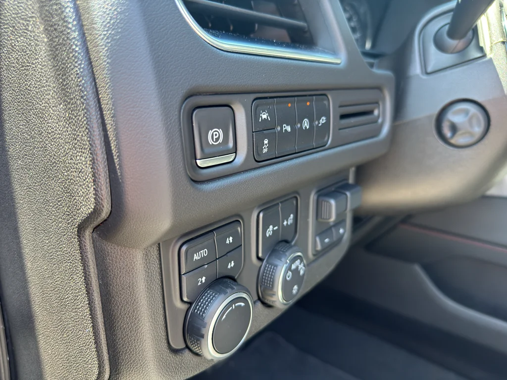 Used 2021 SUMMIT WHITE Chevrolet RST image 13